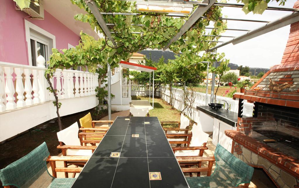 Nereids Apartments And Studios Khrysi Ammoudia Rom bilde