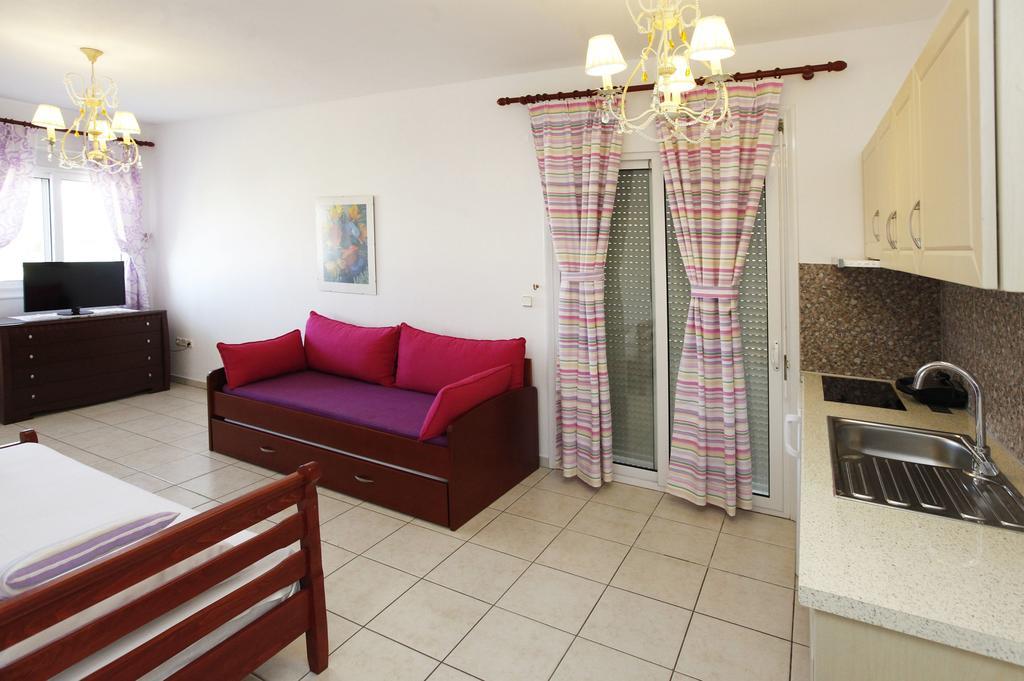 Nereids Apartments And Studios Khrysi Ammoudia Eksteriør bilde