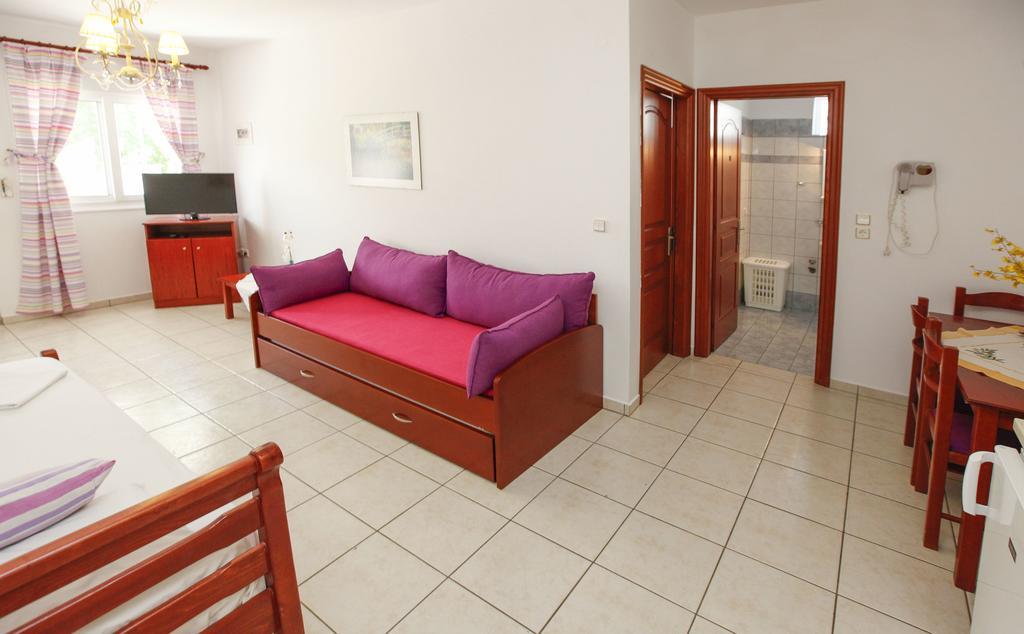 Nereids Apartments And Studios Khrysi Ammoudia Eksteriør bilde